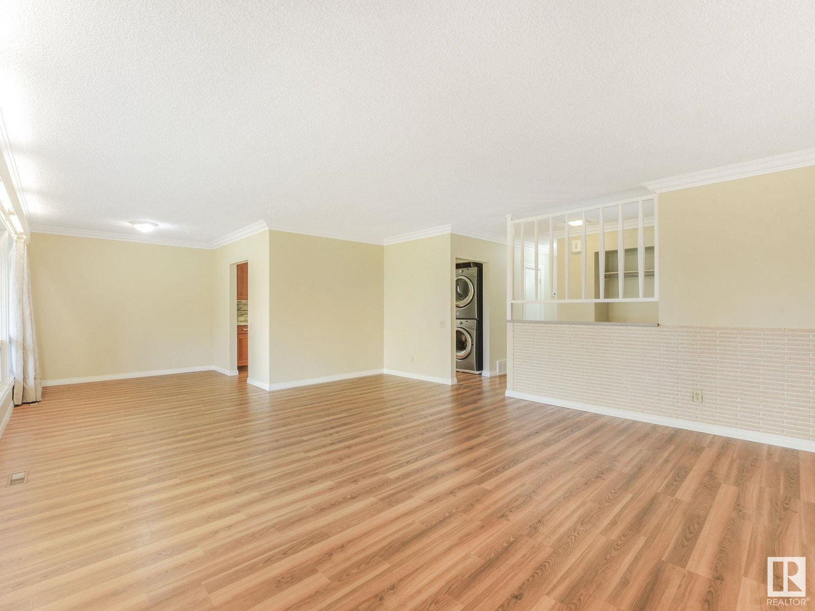 11443 105 ST NW