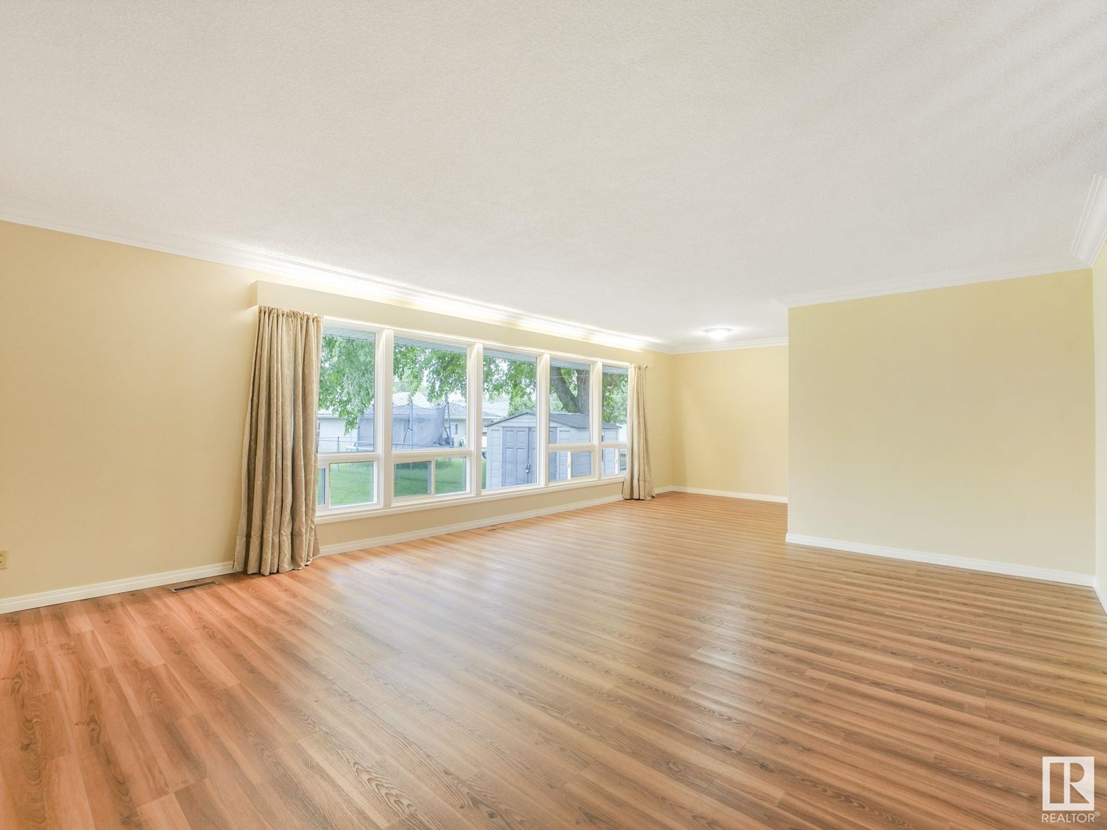 11443 105 ST NW