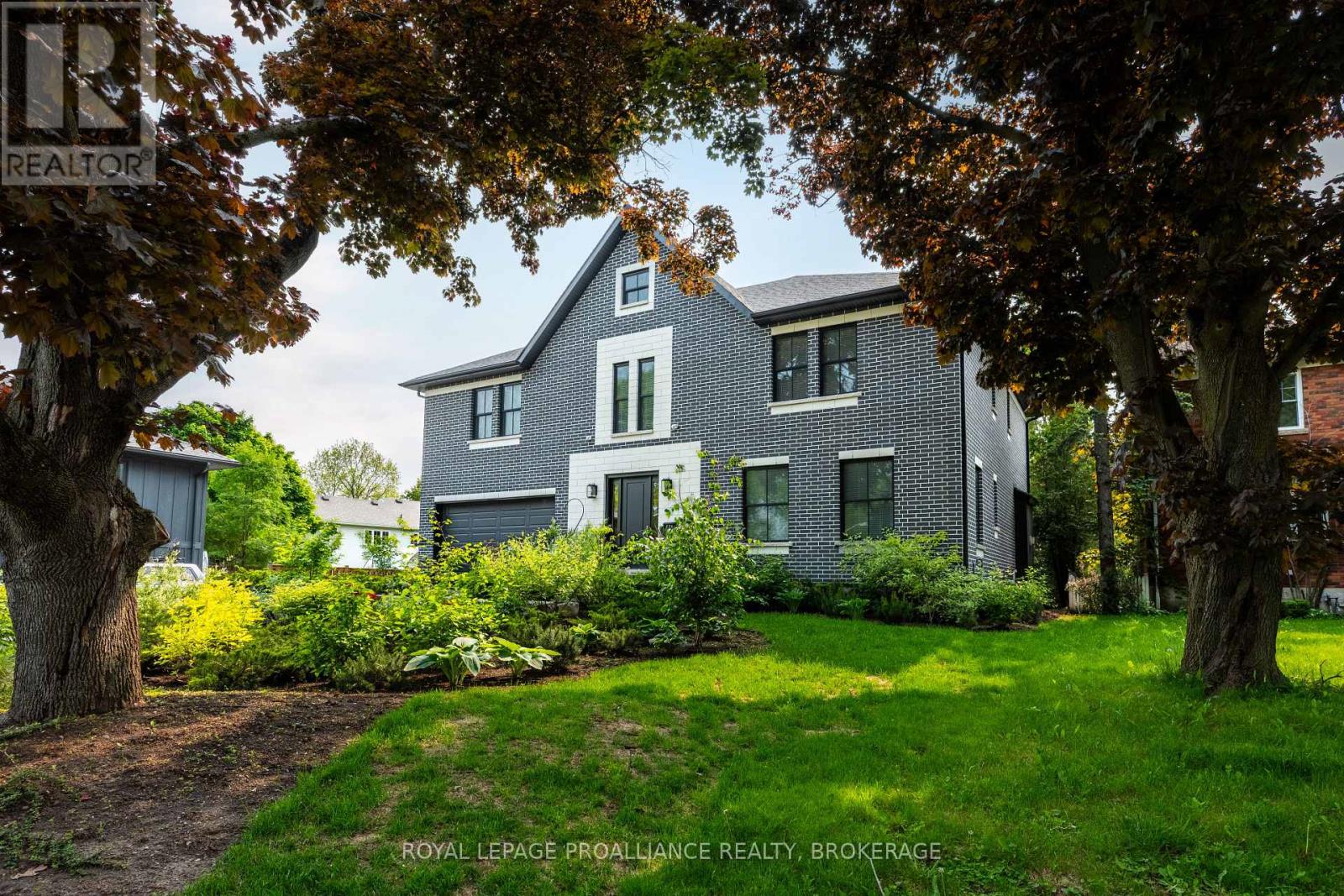124 CHURCHILL CRESCENT