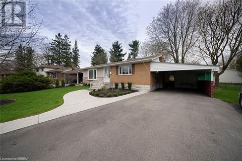 49 FORSYTHE Avenue Brantford ON N3R3L6