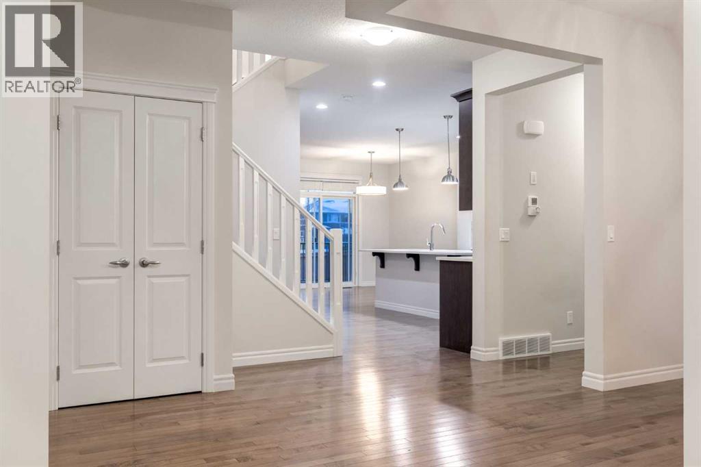 104 HILLCREST Avenue SW