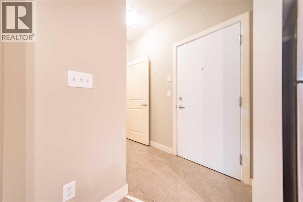 114, 156 Country Village Circle NE