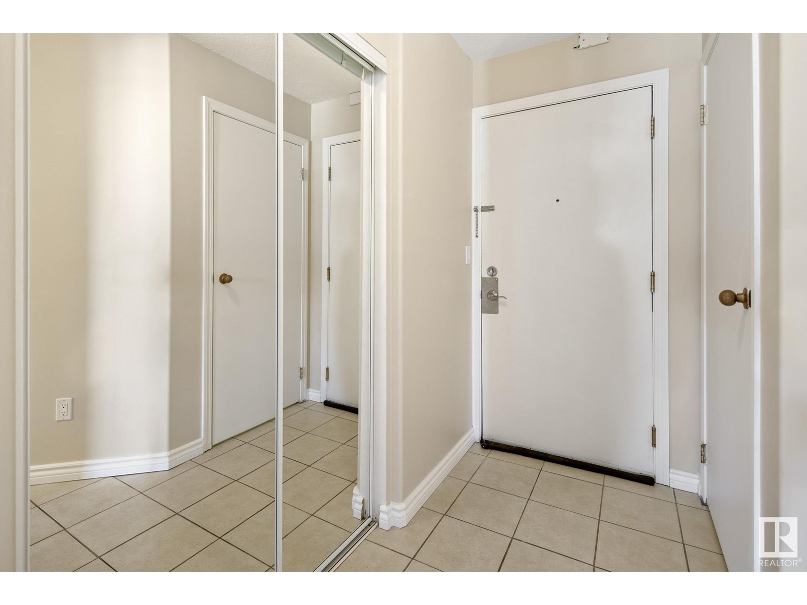 #306 9619 174 ST NW