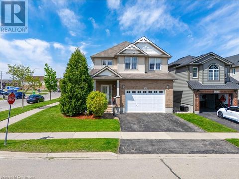 3 CANNES Street Kitchener ON N2R1V9