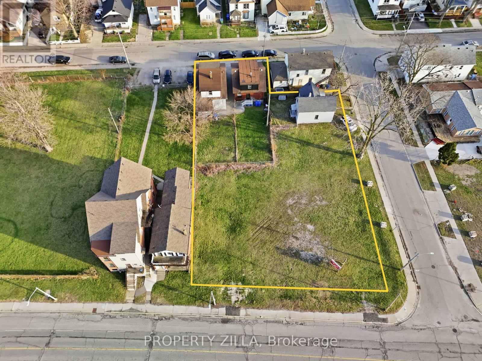 819-829 RIVERSIDE DRIVE E