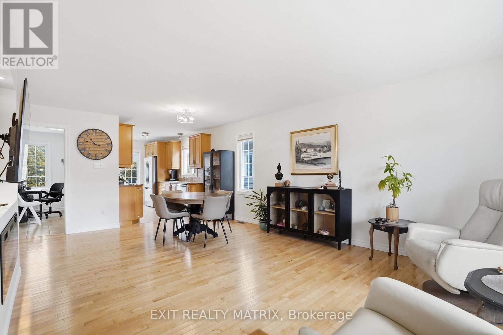 730 DES CHENES STREET