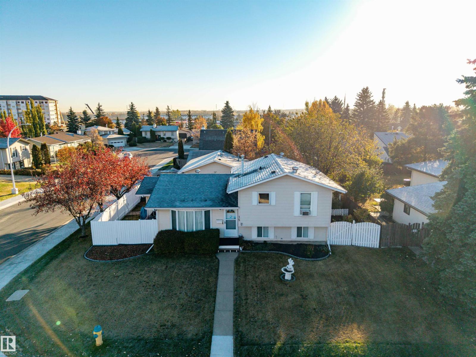 15 WILLIAM HUSTLER CR NW NW