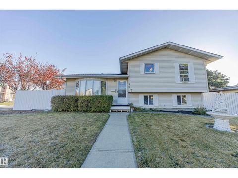 15 WILLIAM HUSTLER CR NW NW Edmonton AB T5A4C1