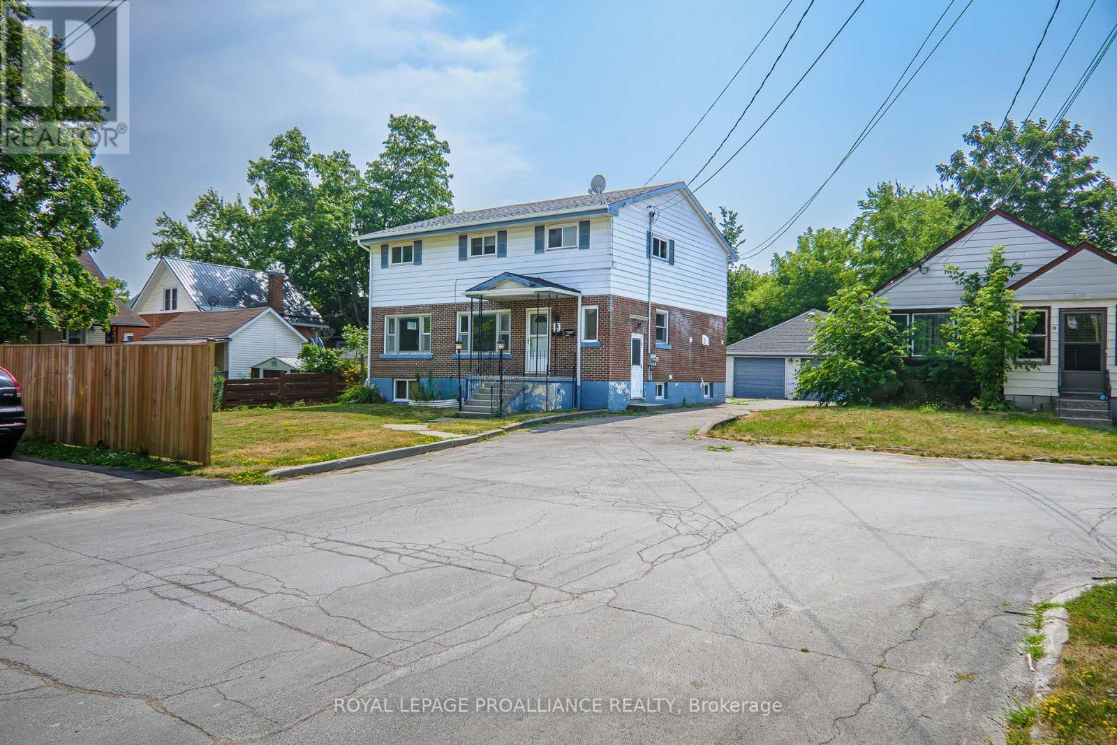 8 REYNOLDS CRESCENT