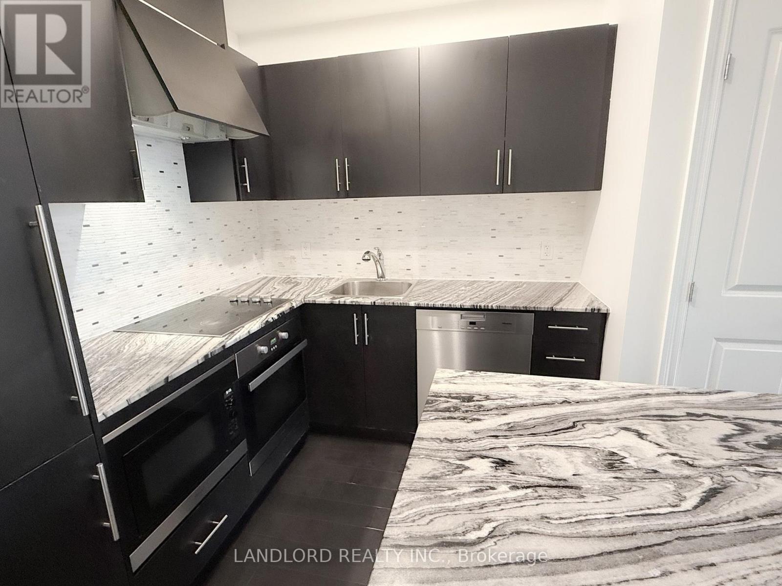 521 - 23 GLEBE ROAD W