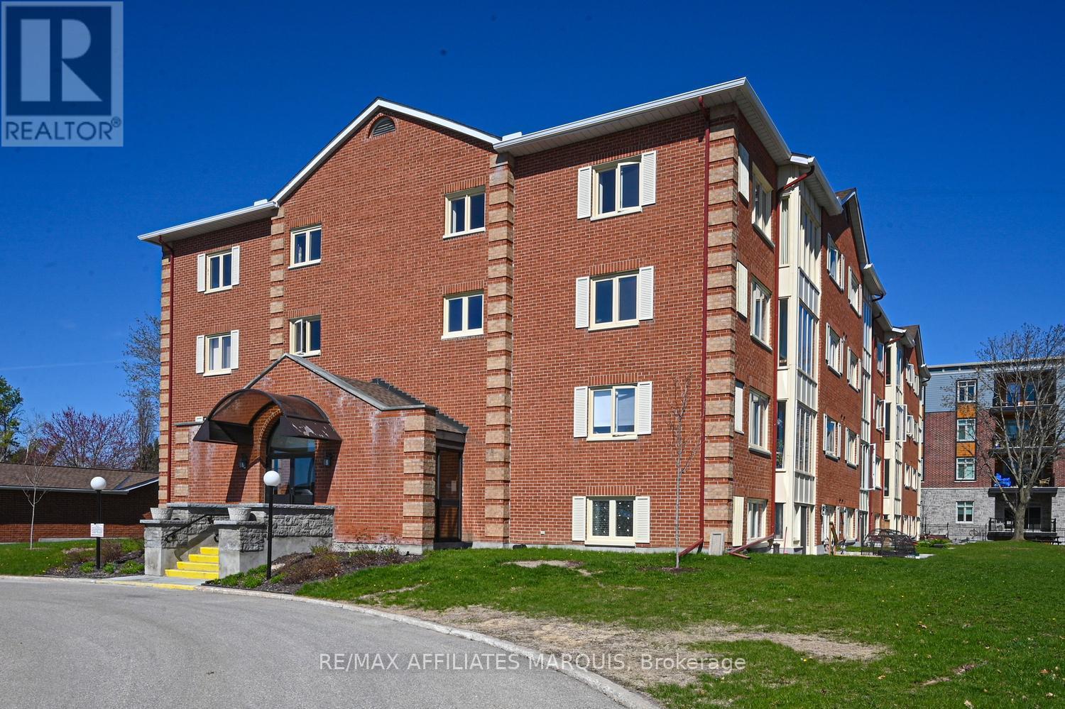304 - 10 ARMSTRONG DRIVE