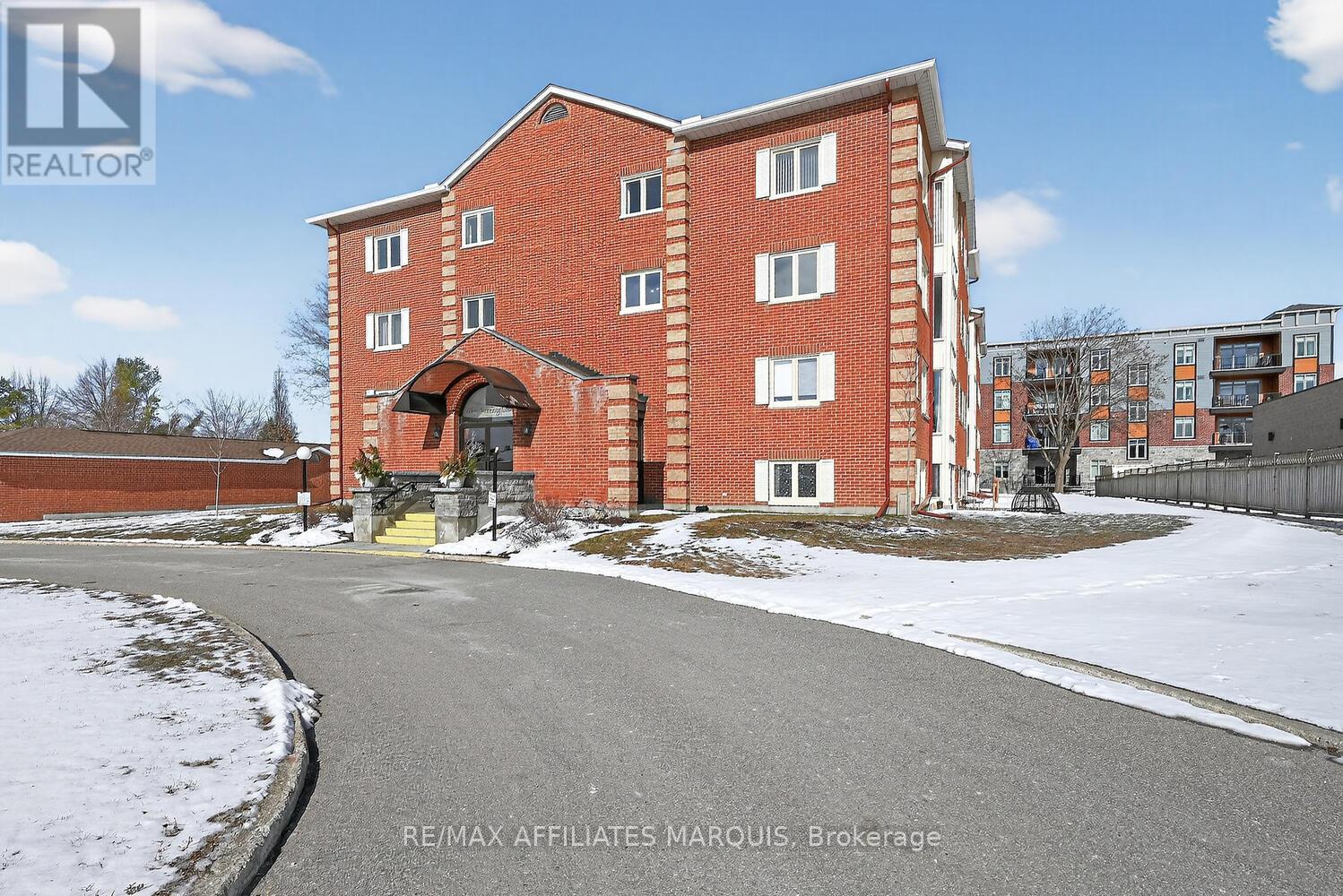 304 - 10 ARMSTRONG DRIVE