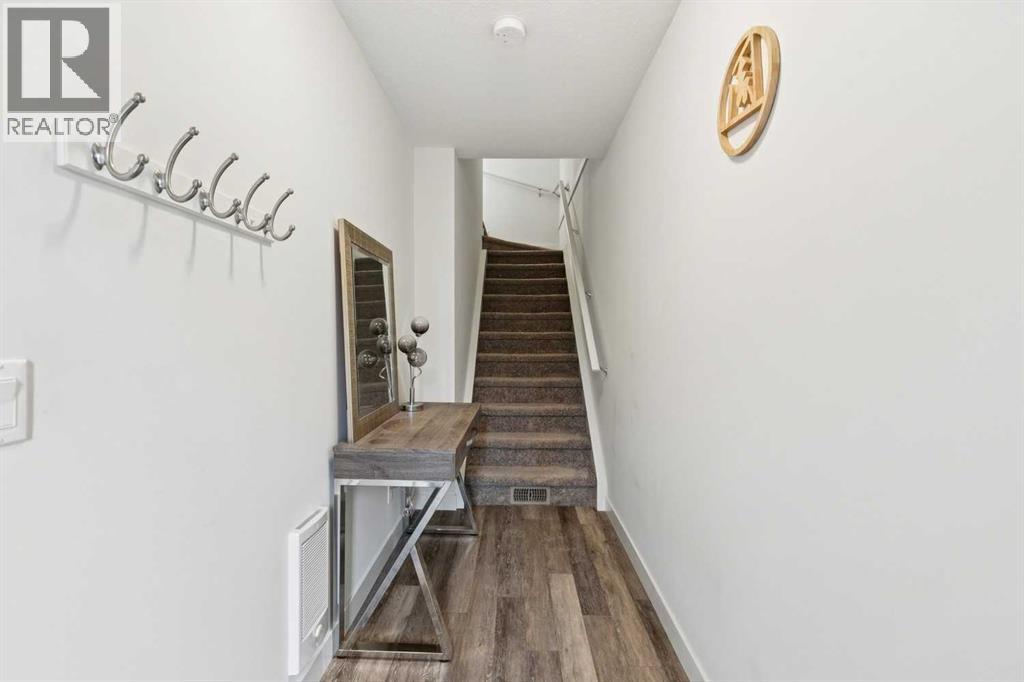 108, 11 Evanscrest Mews NW