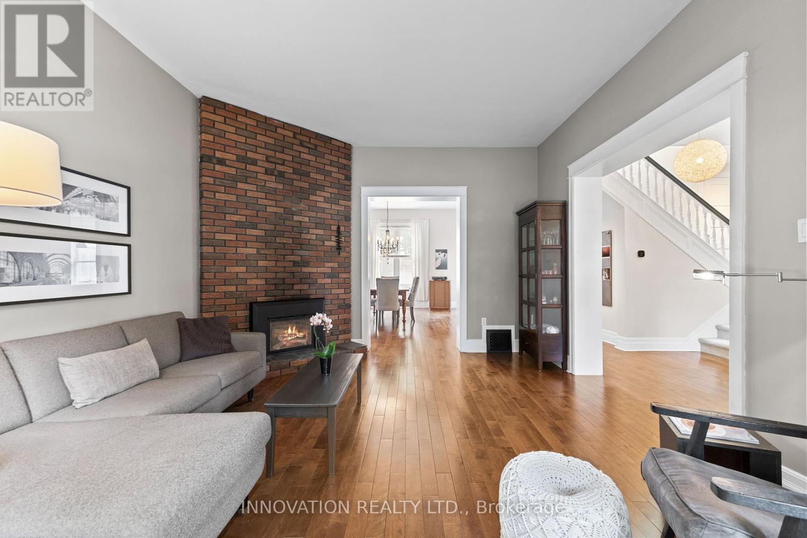 576 MACLAREN STREET