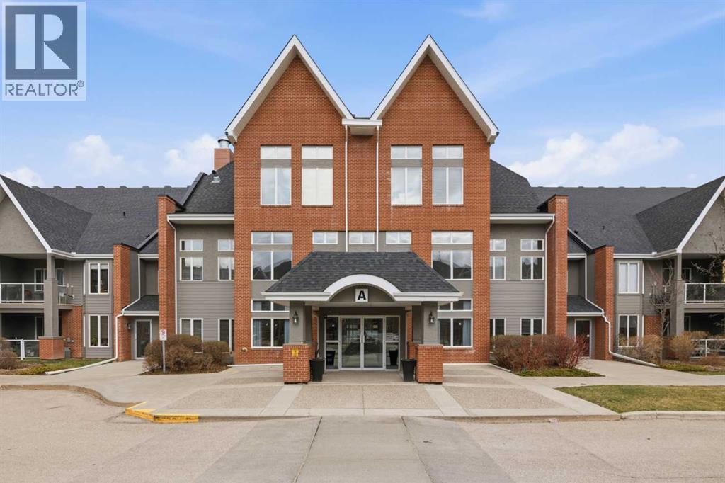 105, 15 Everstone Drive SW