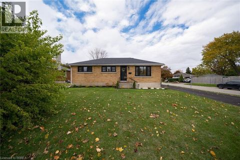 37 ROWANWOOD Avenue Brantford ON N3S7C1