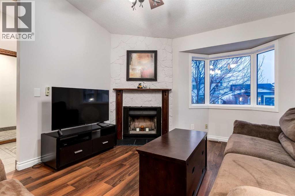 27 BEDFIELD Close NE