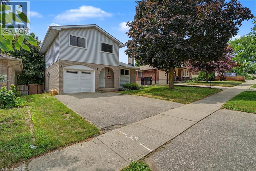 39 SOUTHWOOD Drive