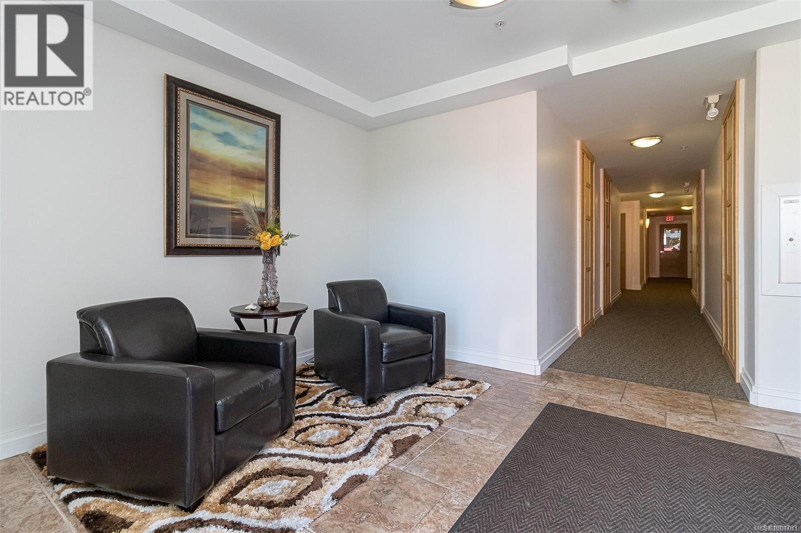 301 2415 Amherst Ave