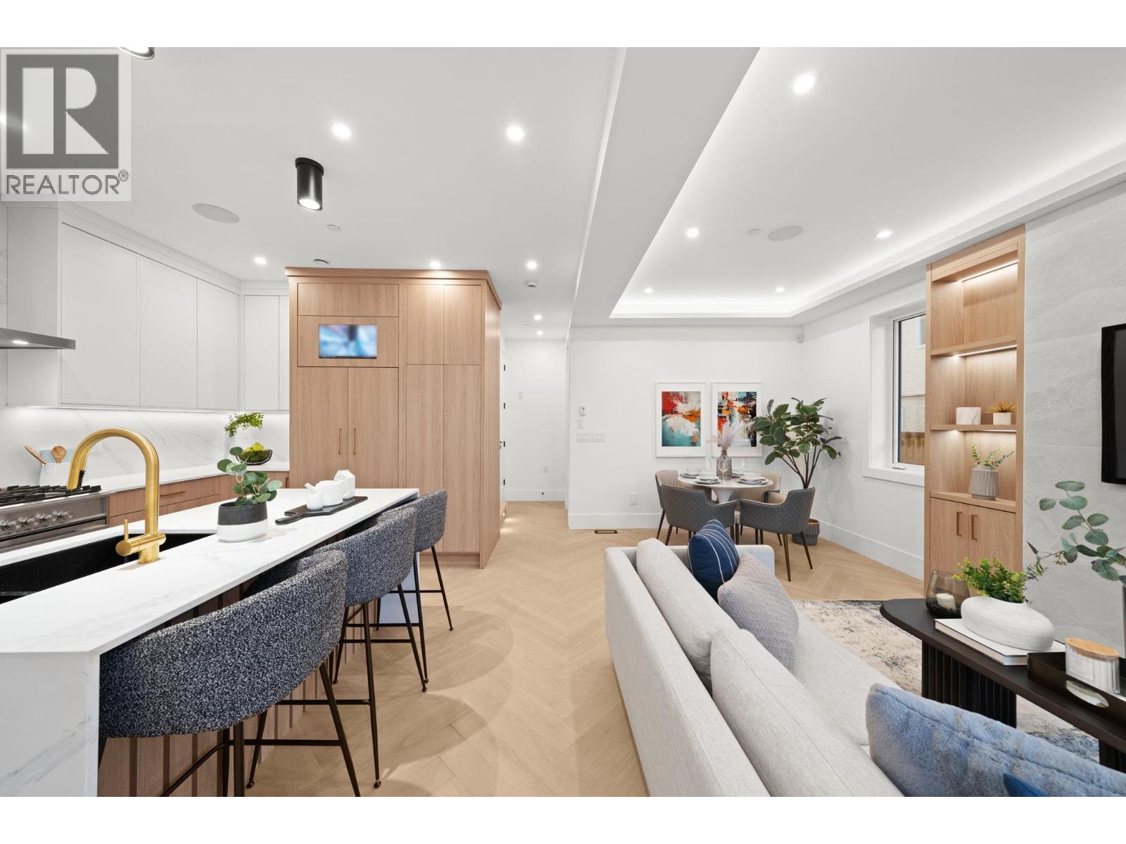 1 1967 E 13TH AVENUE