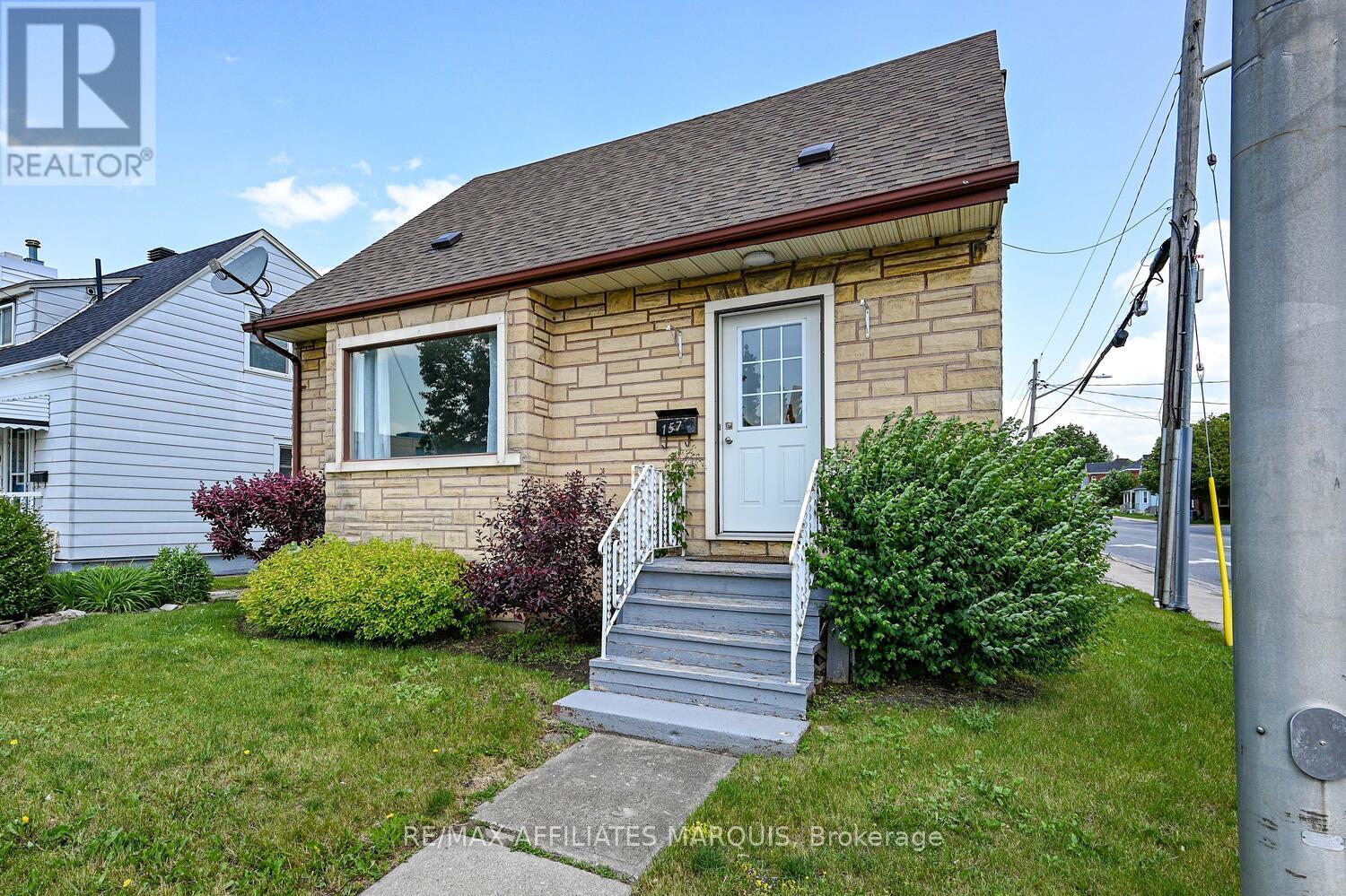 157 ELMSLEY STREET N