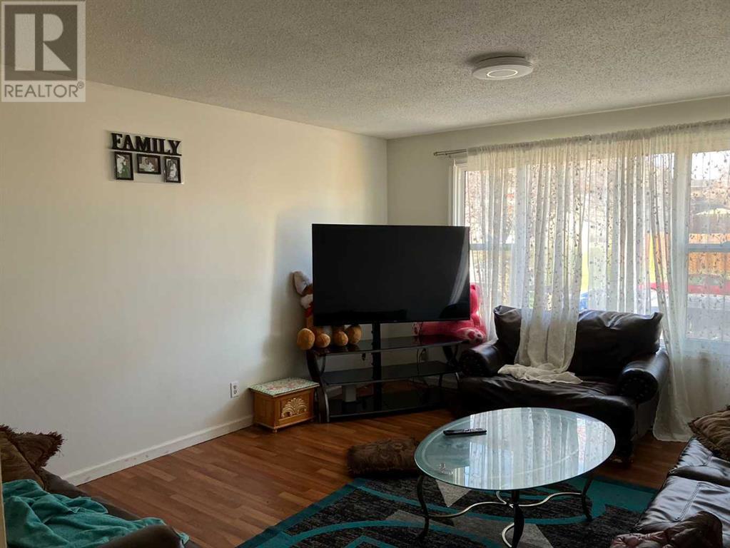 72 Fonda Crescent SE