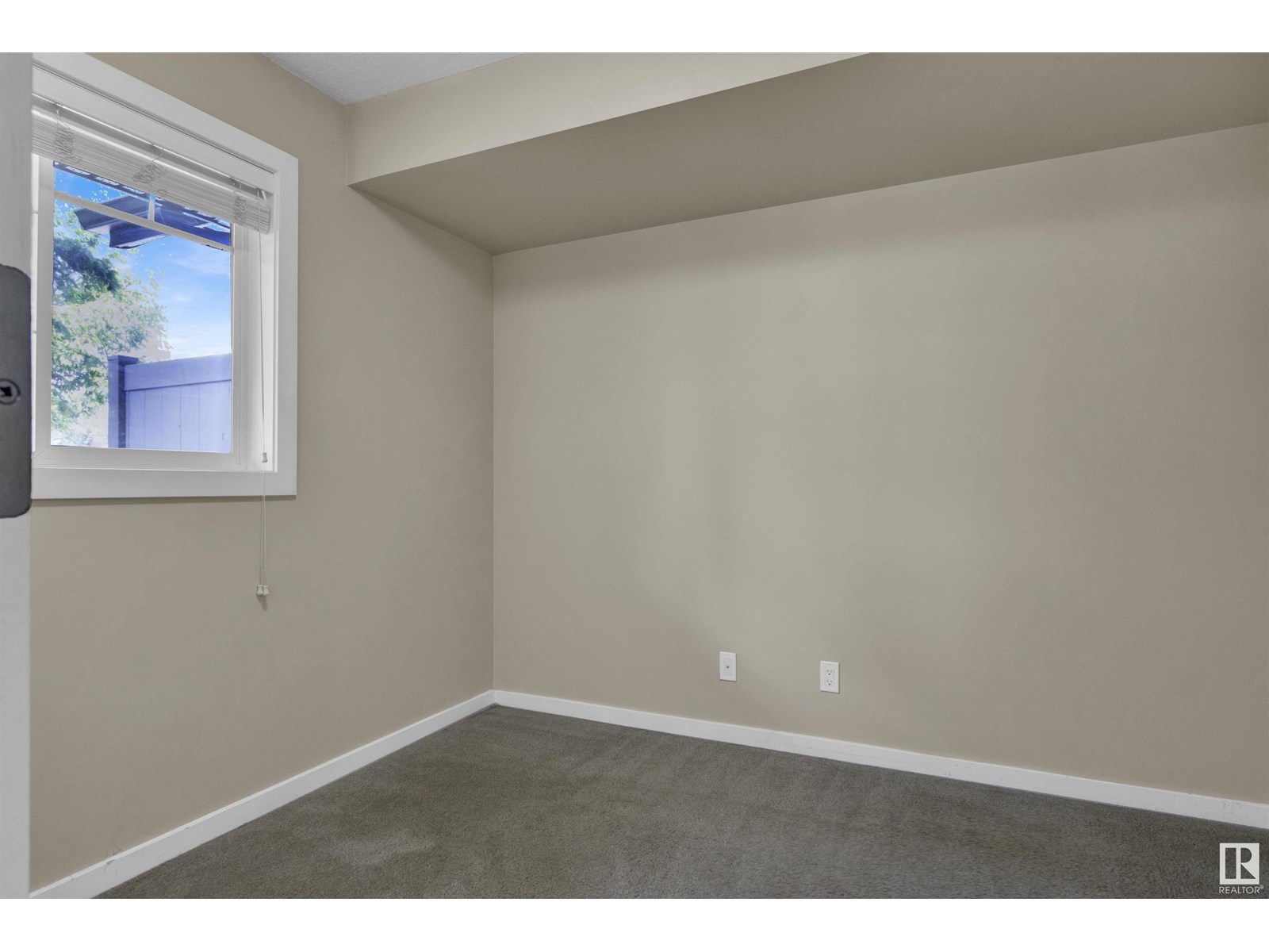 #50 9515 160 AV NW NW