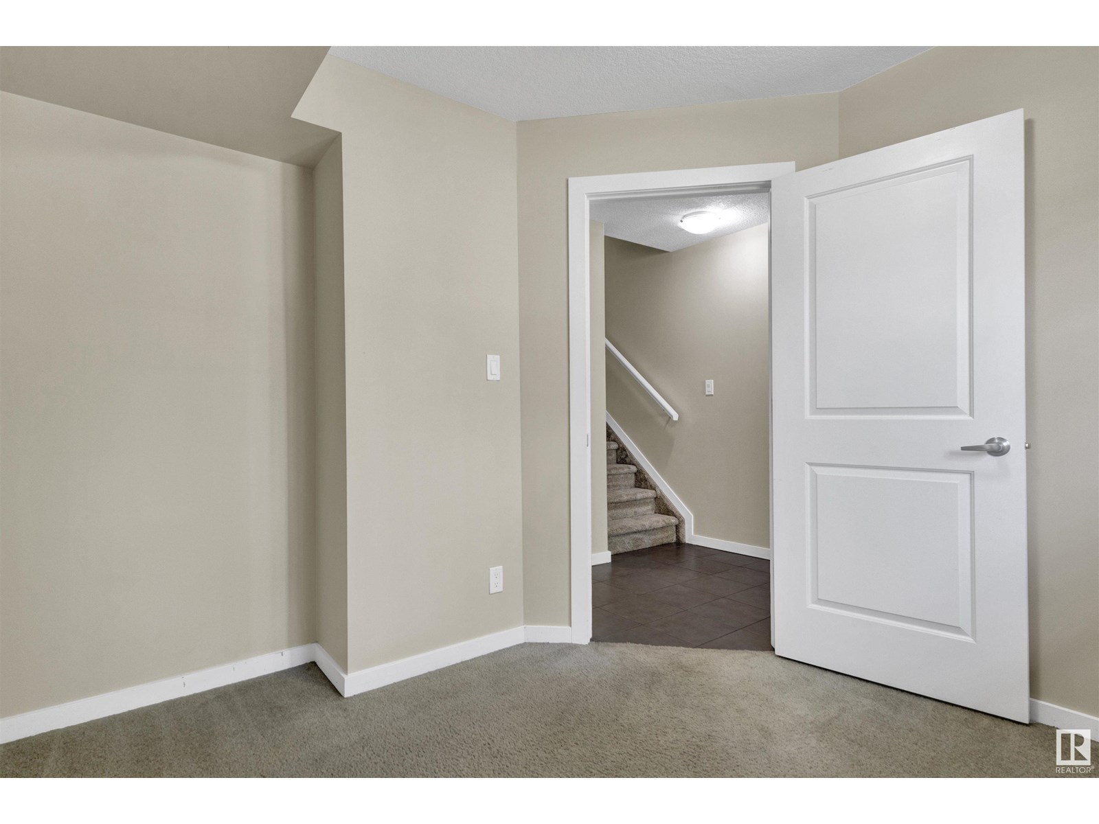 #50 9515 160 AV NW NW