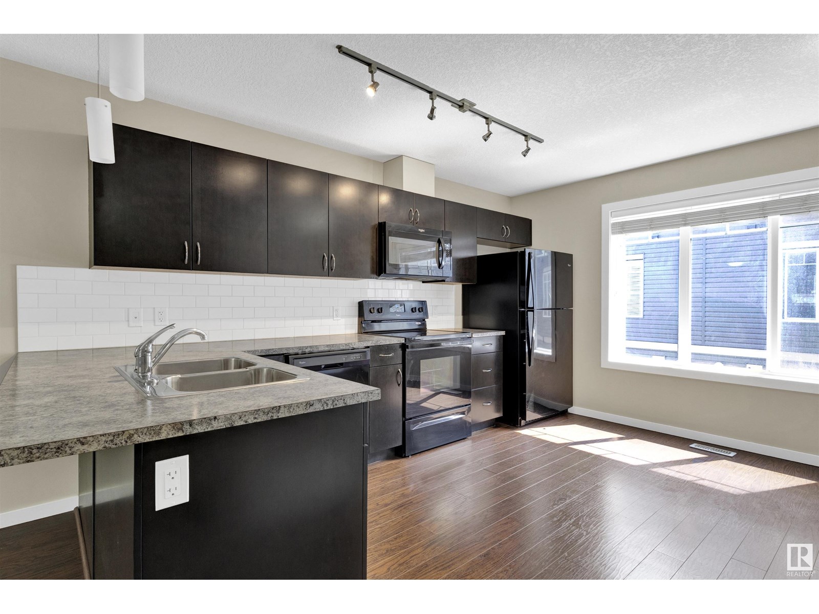 #50 9515 160 AV NW NW
