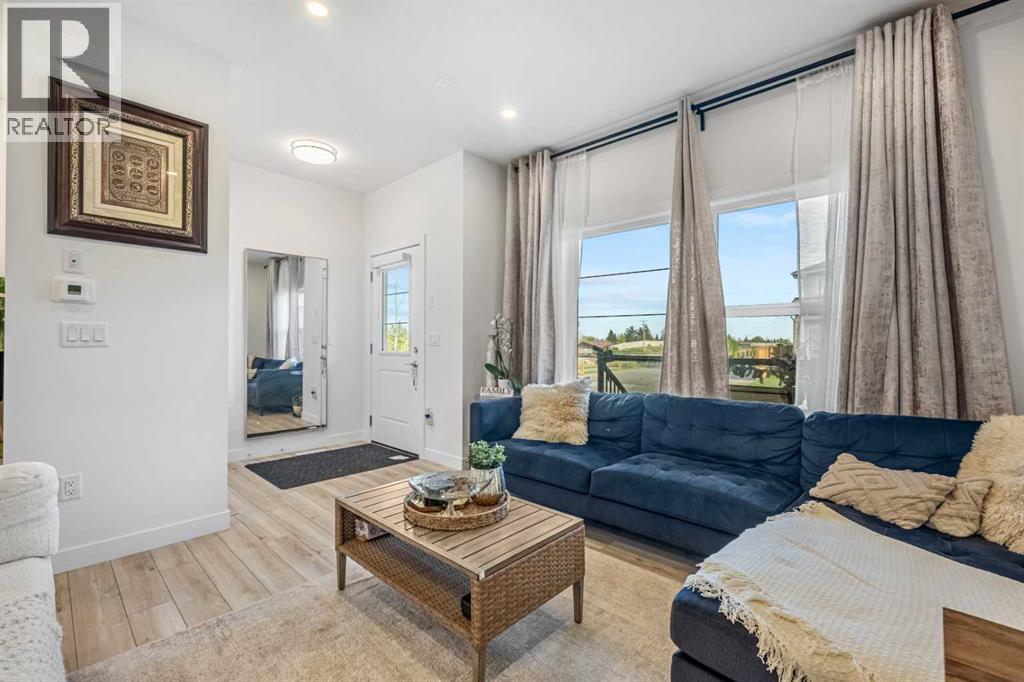 262 Midgrove Mews SW