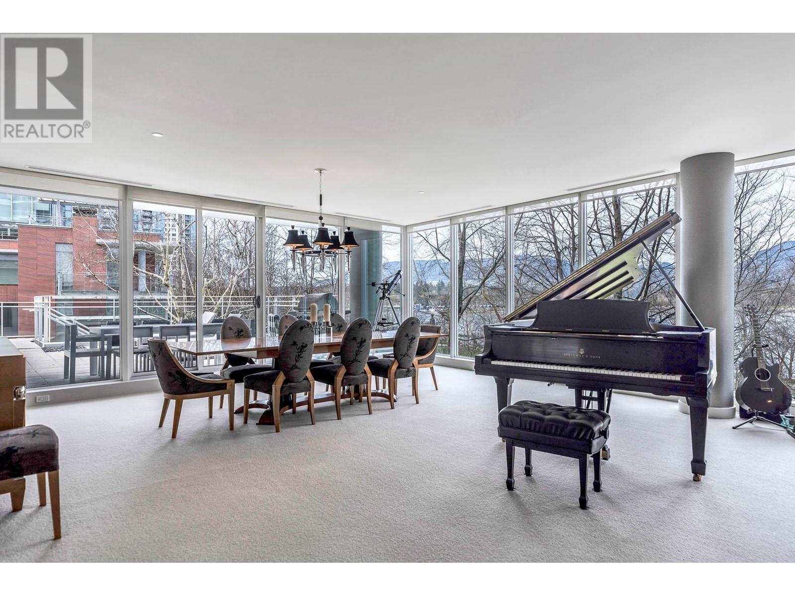 101 1139 W CORDOVA STREET