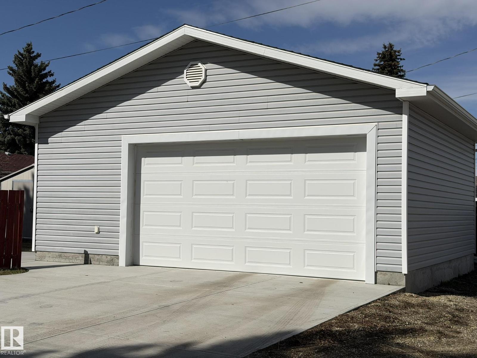 13437 118 ST NW