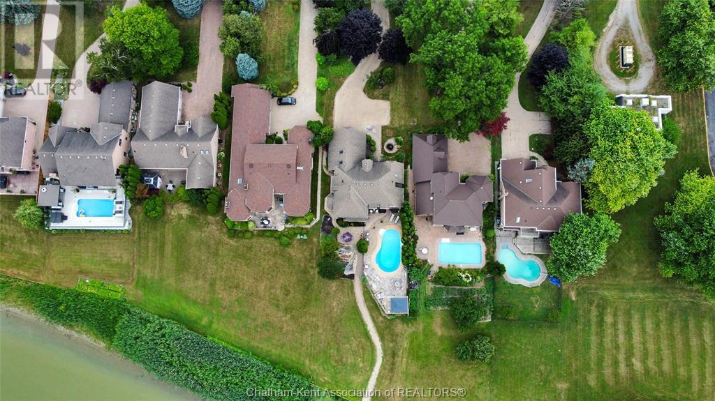 932 Grand AVENUE West