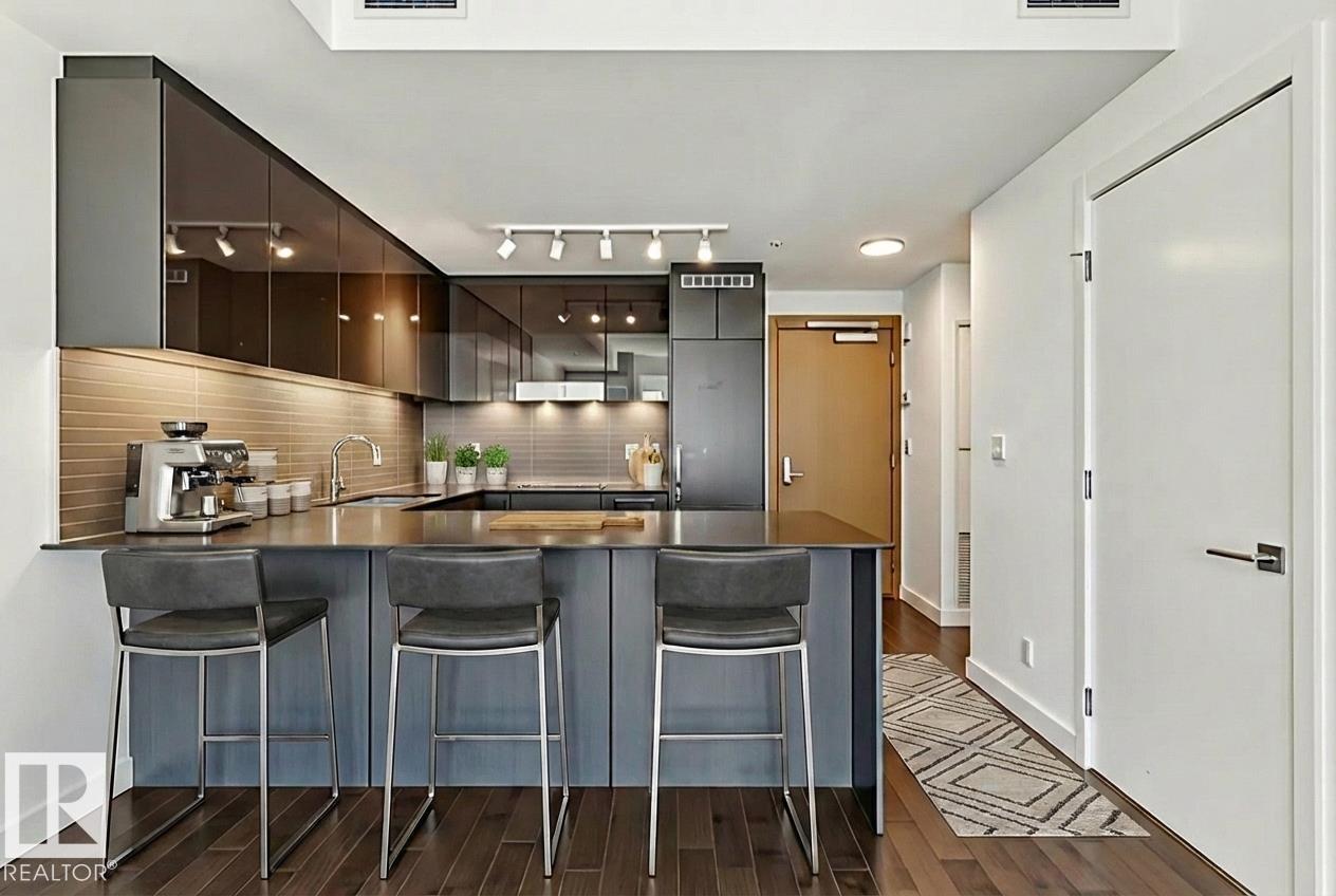 #3104 10360 102 ST NW NW