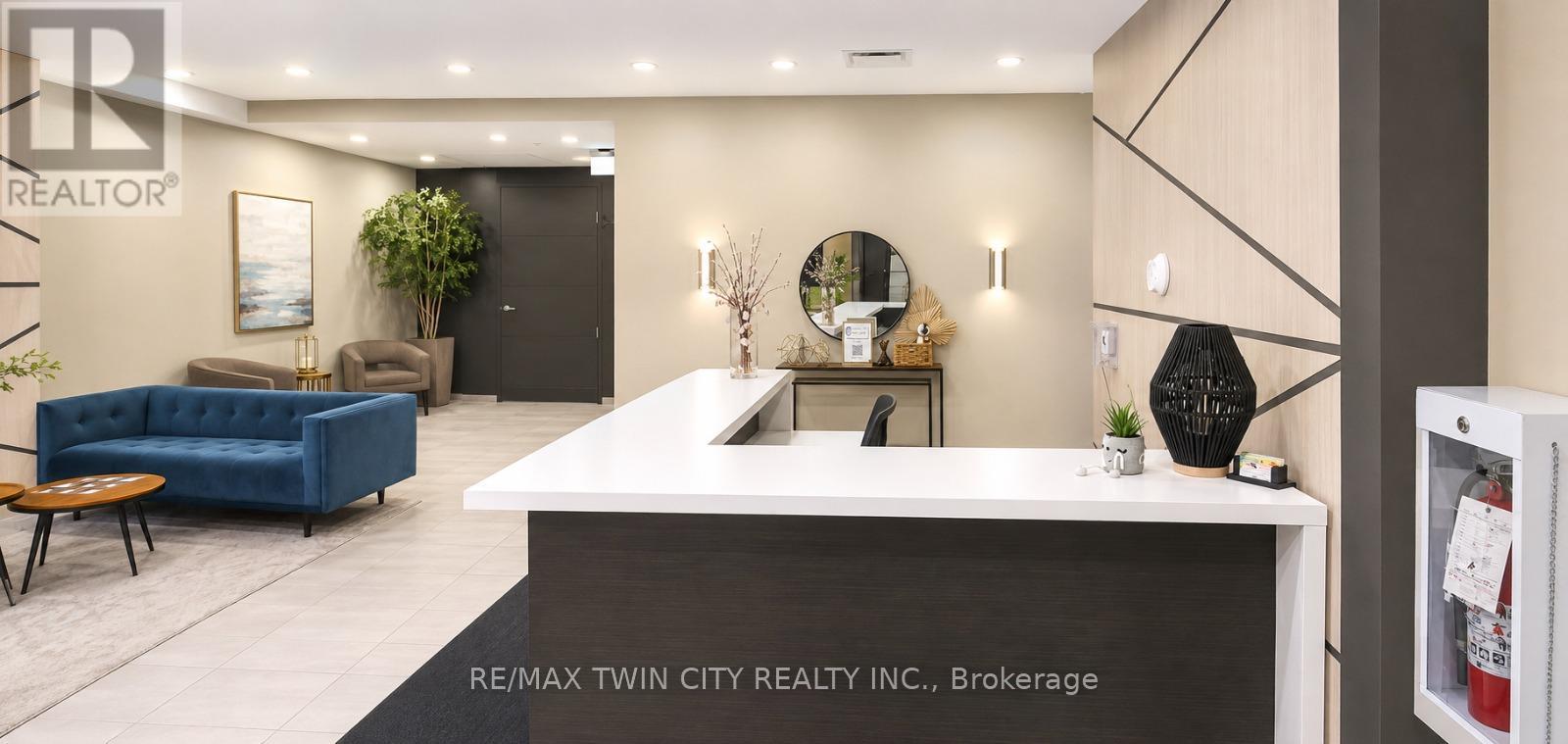 1402 - 60 CHARLES STREET W