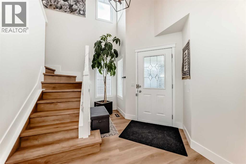 94 Cougar Plateau Way SW