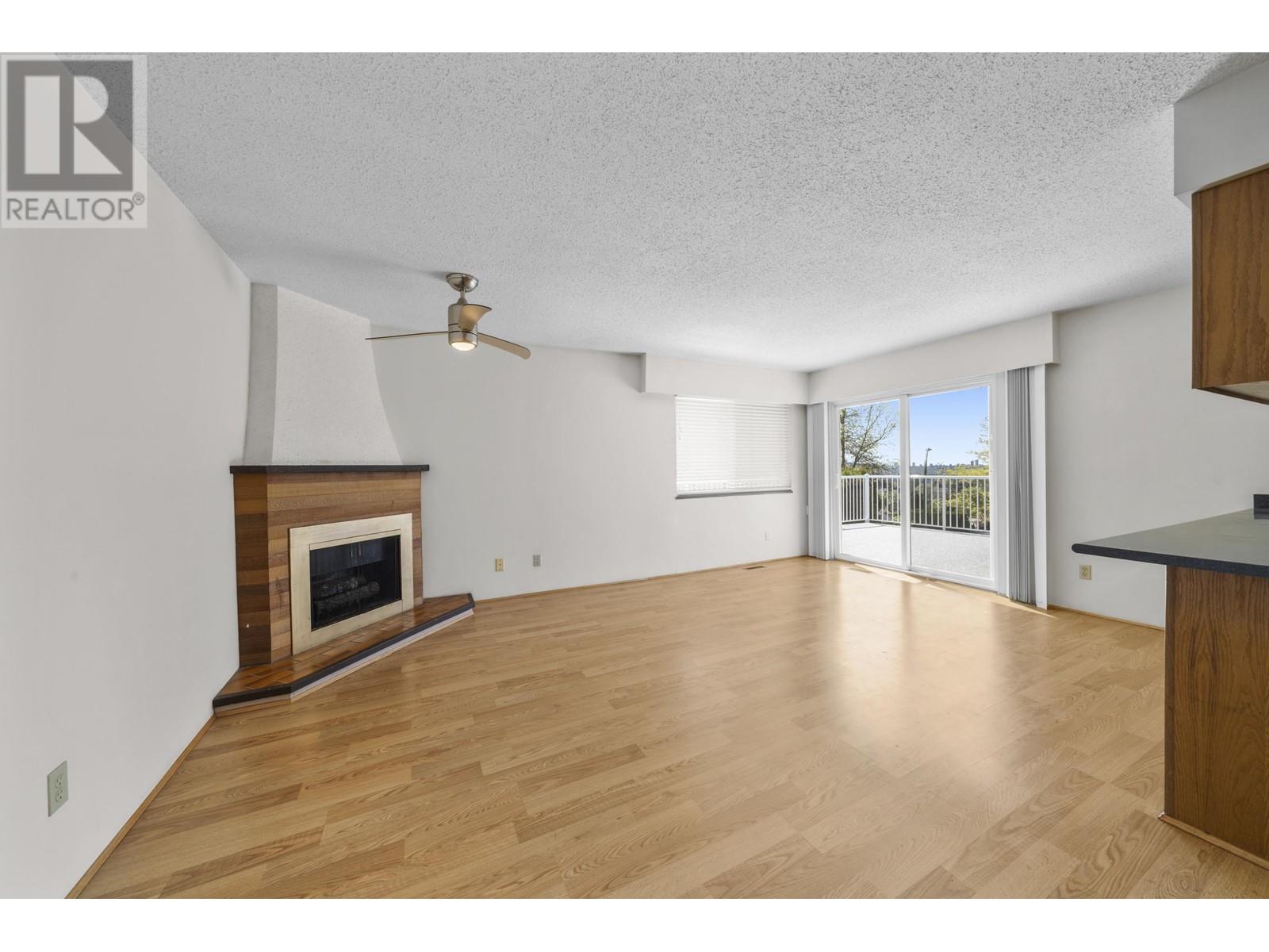 1060 AYSHIRE DRIVE