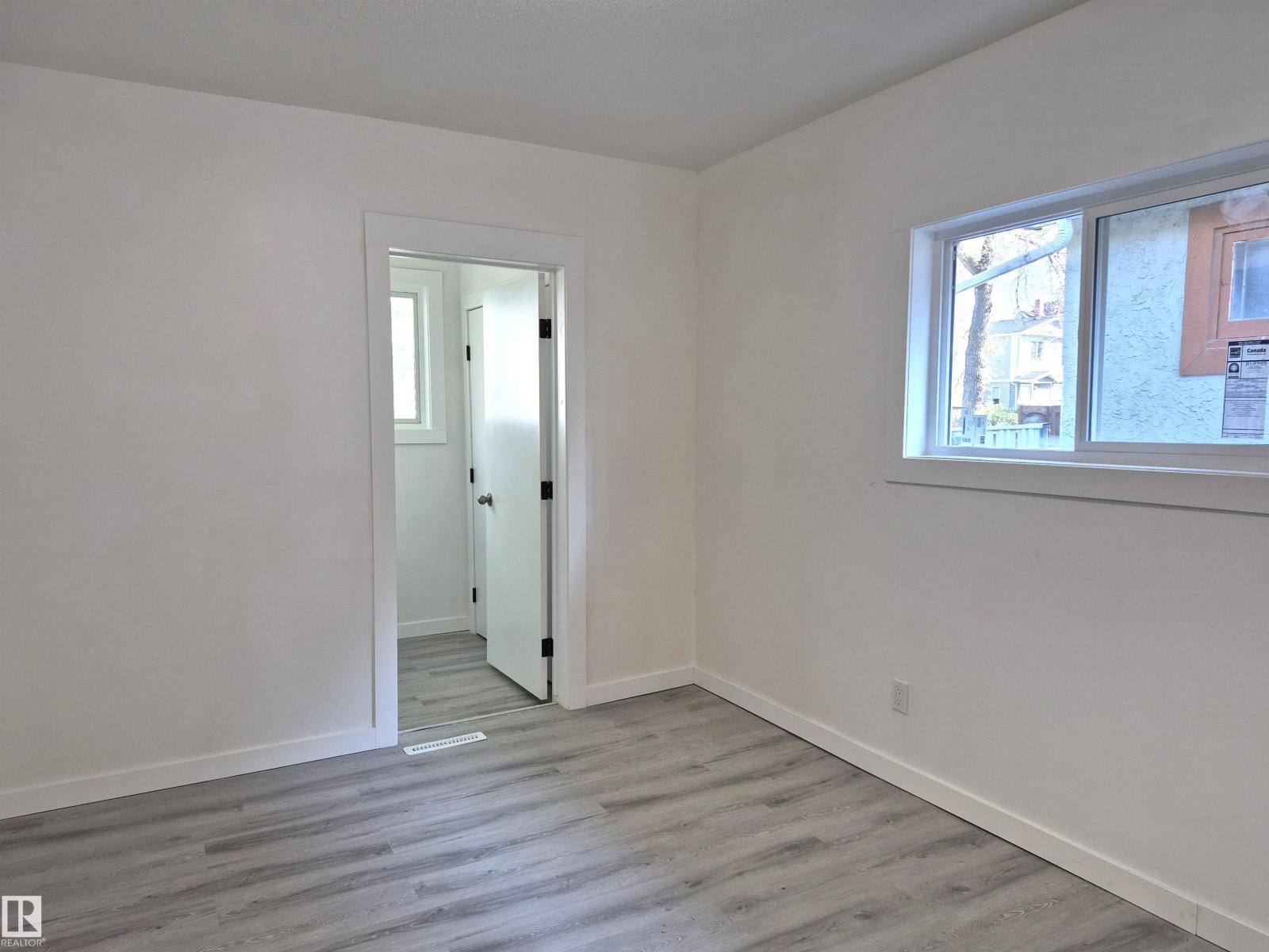11240 94 ST NW
