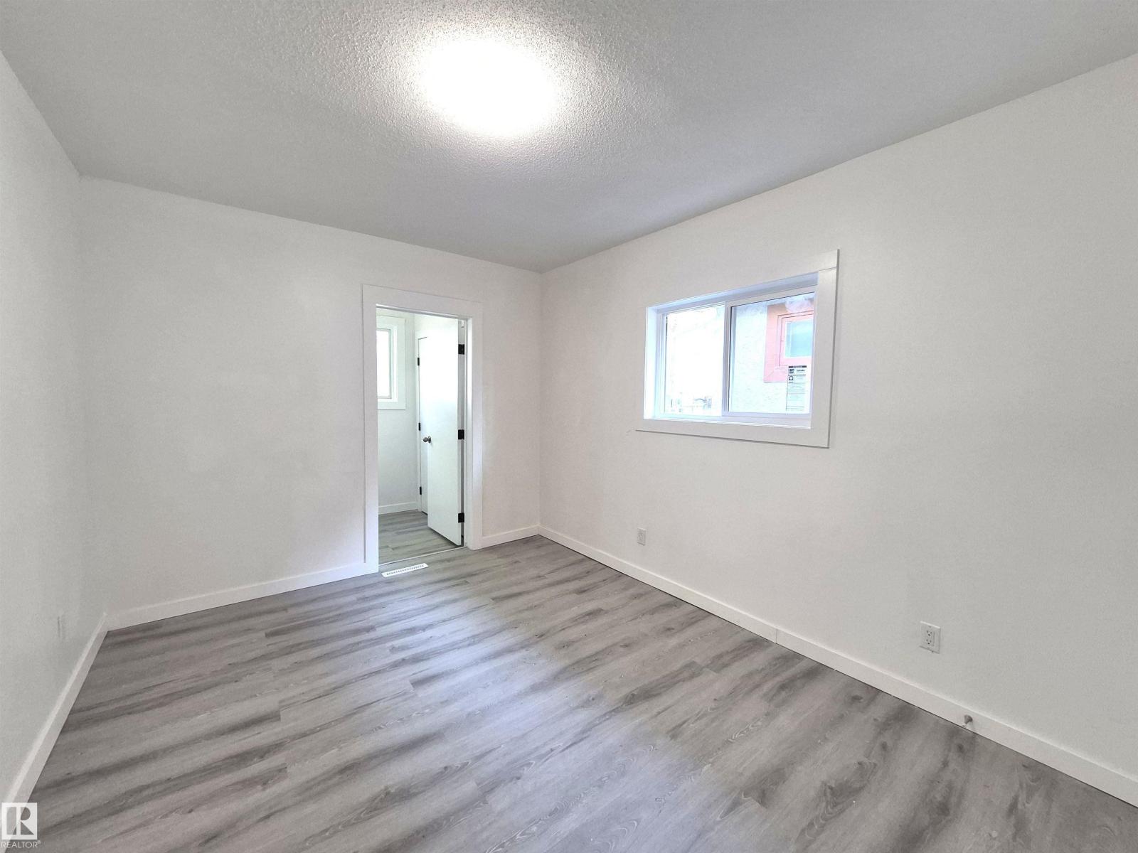 11240 94 ST NW