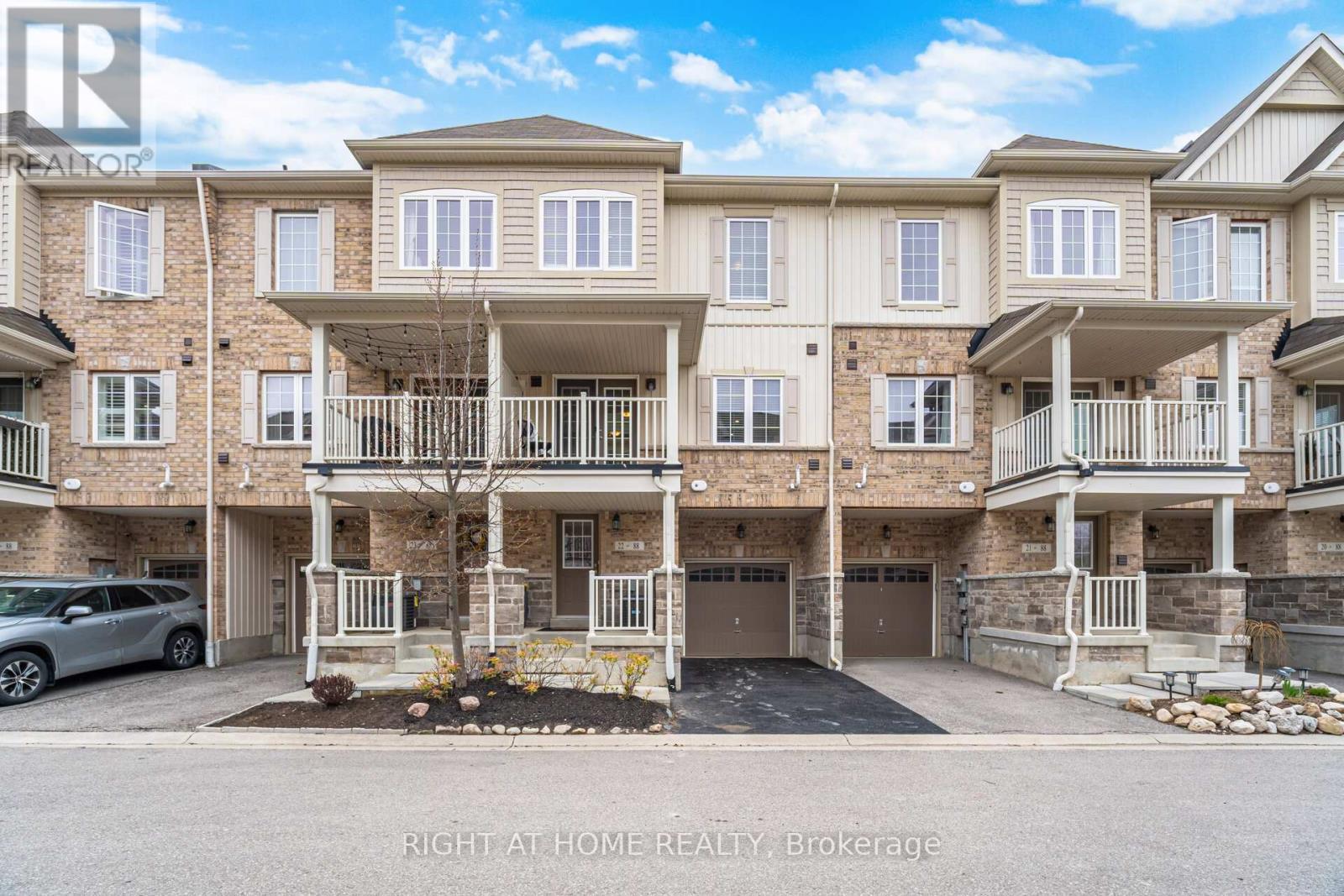 22 - 88 DECORSO DRIVE
