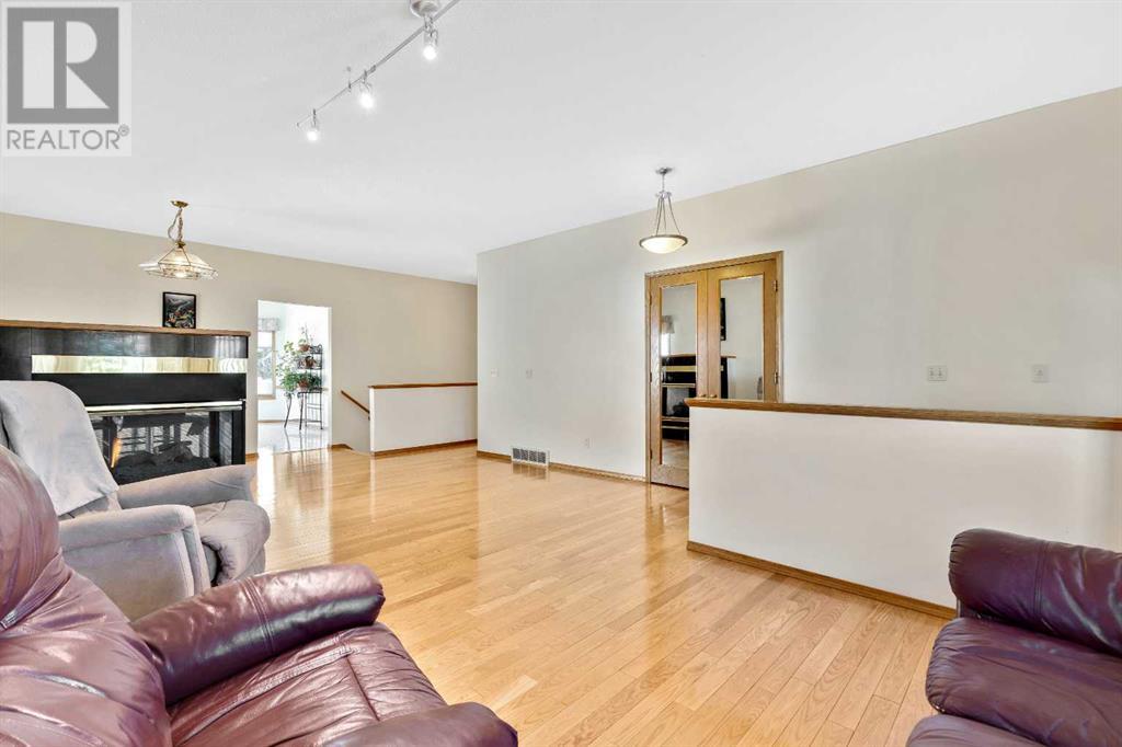 48 Arbour Ridge Mews NW