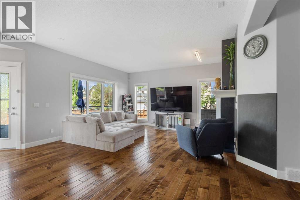 23 Strathlea Crescent SW