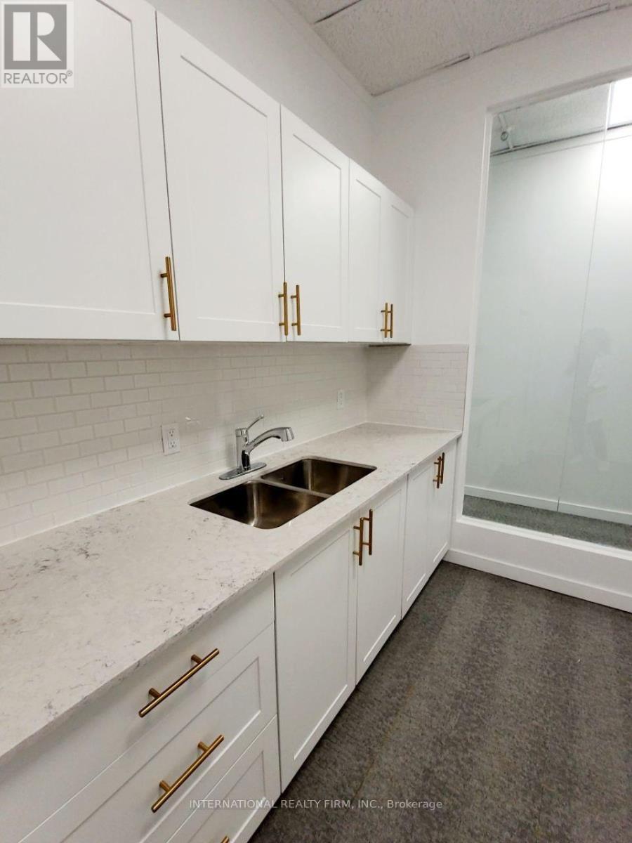 810 TECHNOLOGY DRIVE