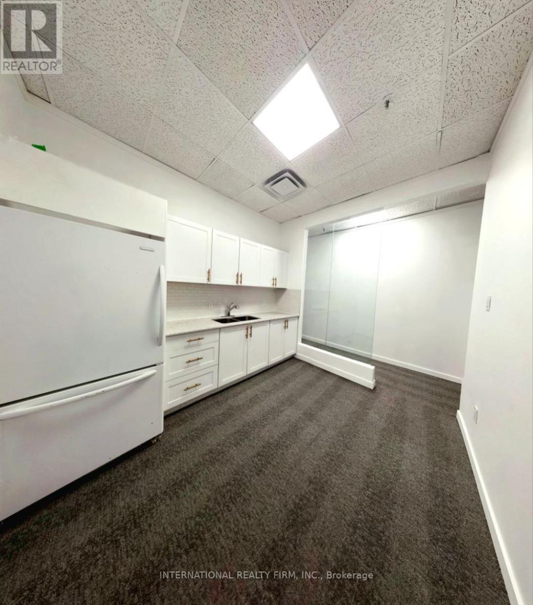810 TECHNOLOGY DRIVE