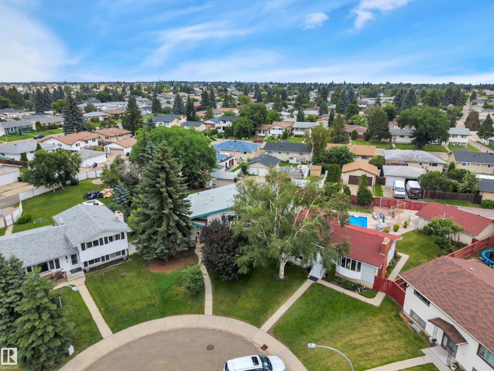 7604 149 AV NW