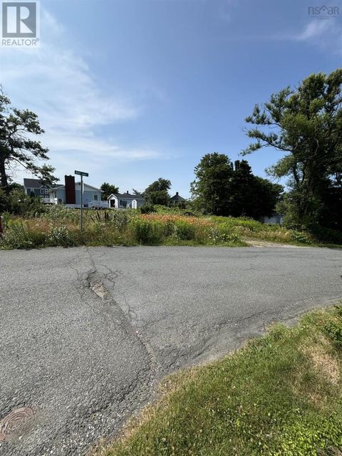 718 Main Street Glace Bay NS B1A4Y5