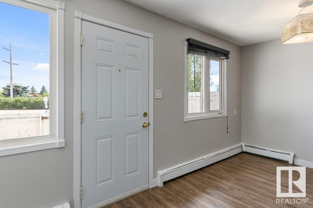 #120 16348 109 ST NW