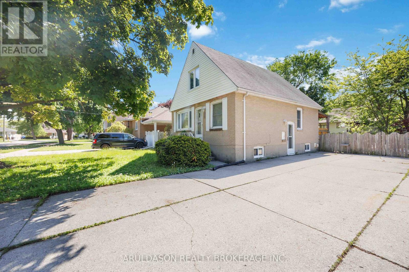 457 MONTCALM AVENUE