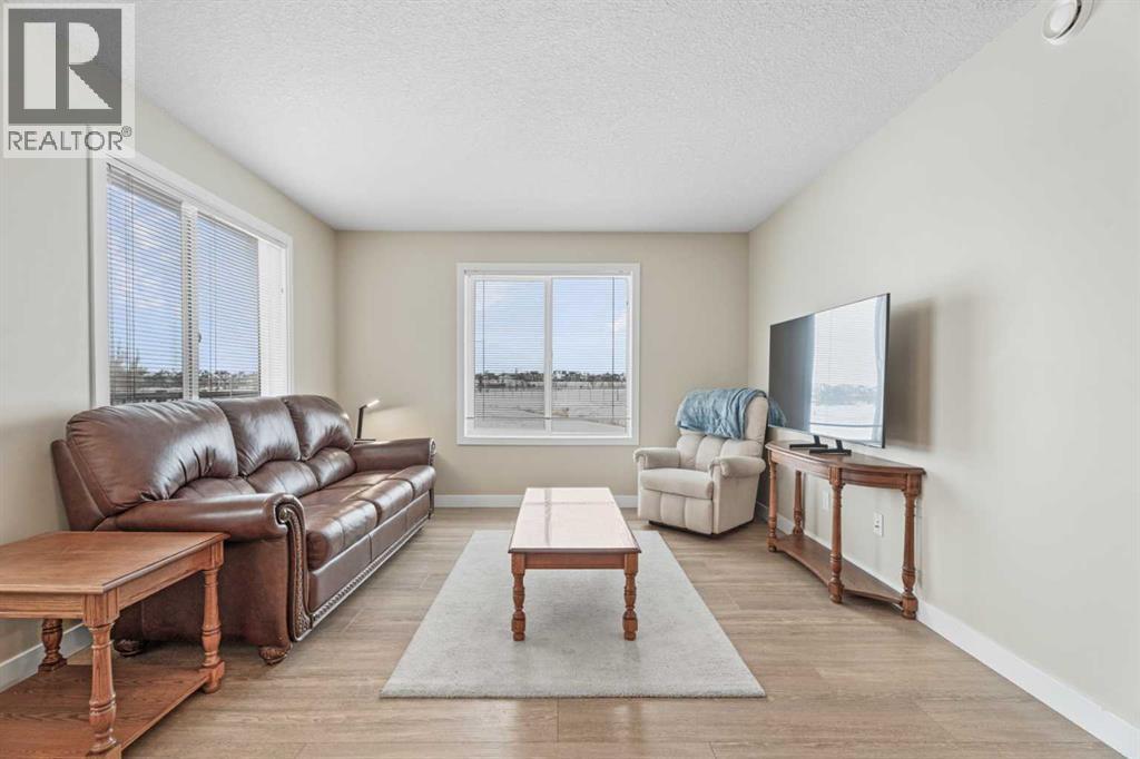 8201, 2781 Chinook Winds Drive SW