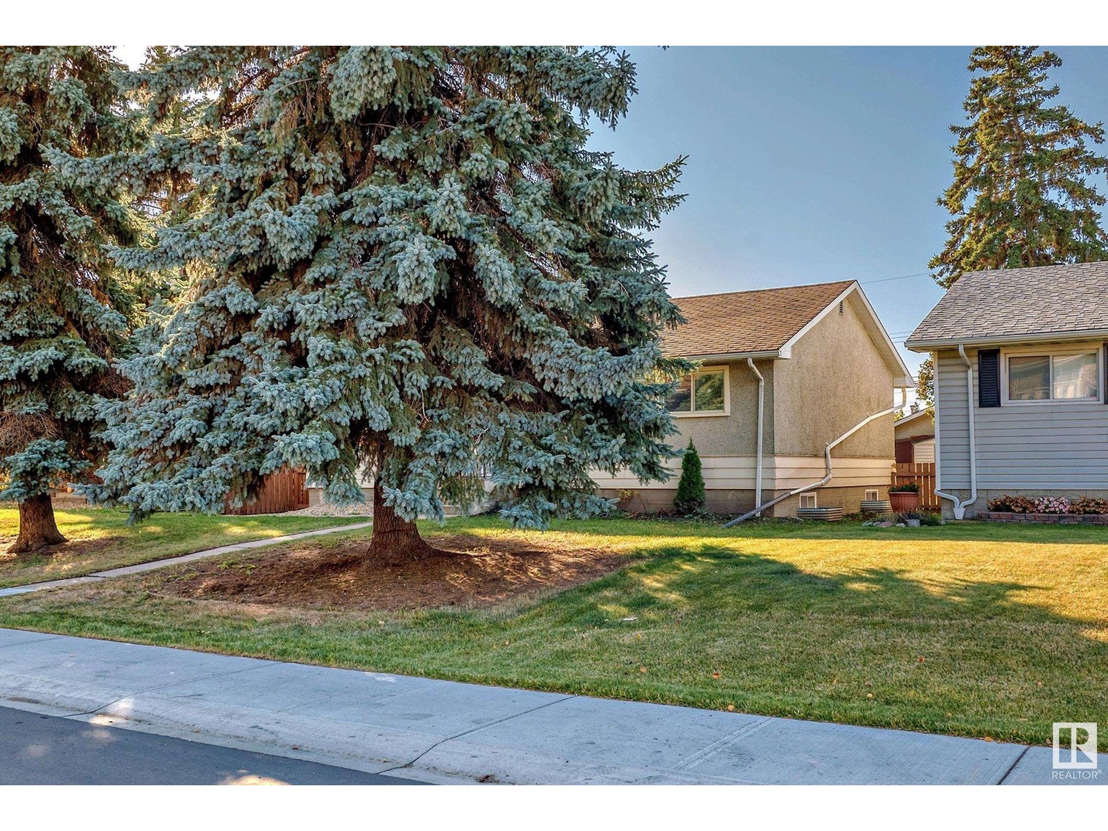 13124 83 ST NW